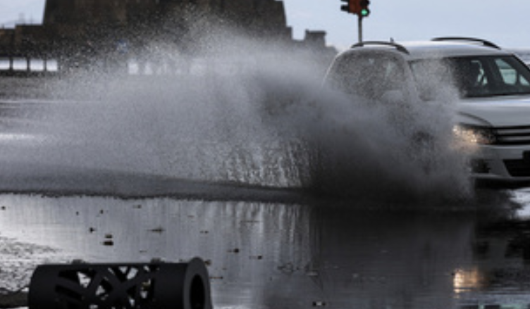 Allerta meteo in Campania, la Protezione civile: "Allarme arancione"