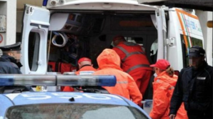 Come sta la 15enne caduta dal balcone ieri a Napoli: è in rianimazione