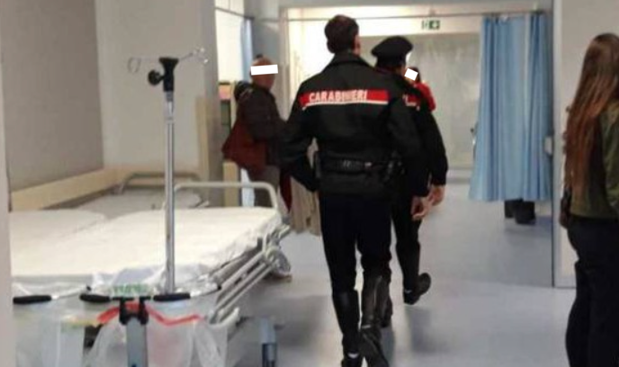 Furto in ospedale, ruba orecchini a paziente: erano nascosti nel calzino