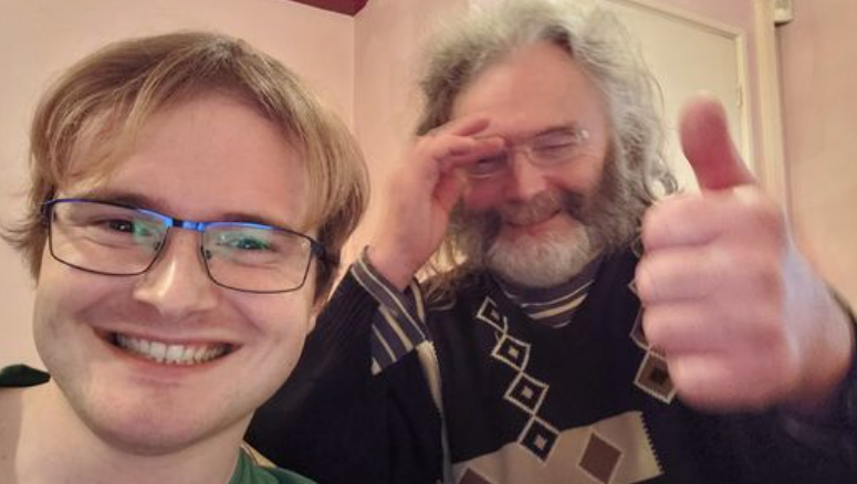 Ritrova suo padre dopo 10 anni il giorno della Vigilia, era diventato un clochard