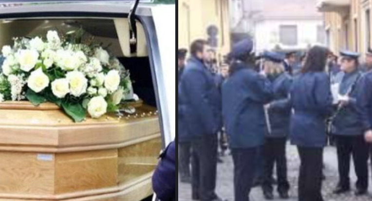 Funerale con banda musicale nel Napoletano, 35 persone assembrate: "Assurdo"