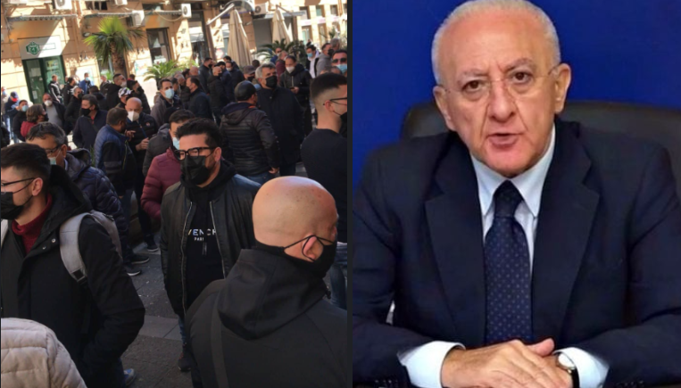 Napoli, protesta dei mercatali all'esterno della Regione Campania in via Santa Lucia