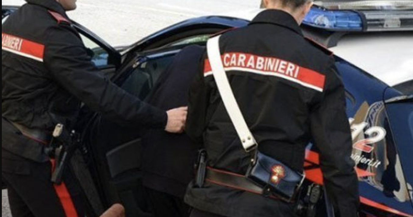 Napoli, tentato omicidio e porto abusivo di armi: arrestato esponente del clan Ricciardi