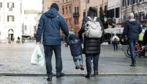 Da luglio arriva l'assegno unico: 250 euro al mese per ogni figlio