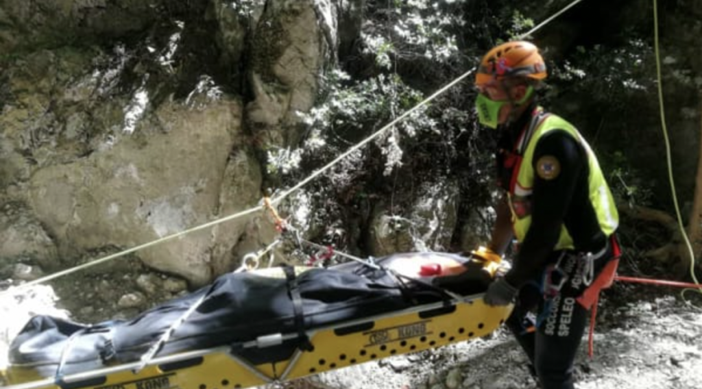 Esce in cerca di asparagi, 60enne trovato morto nel Parco Nazionale del Vesuvio