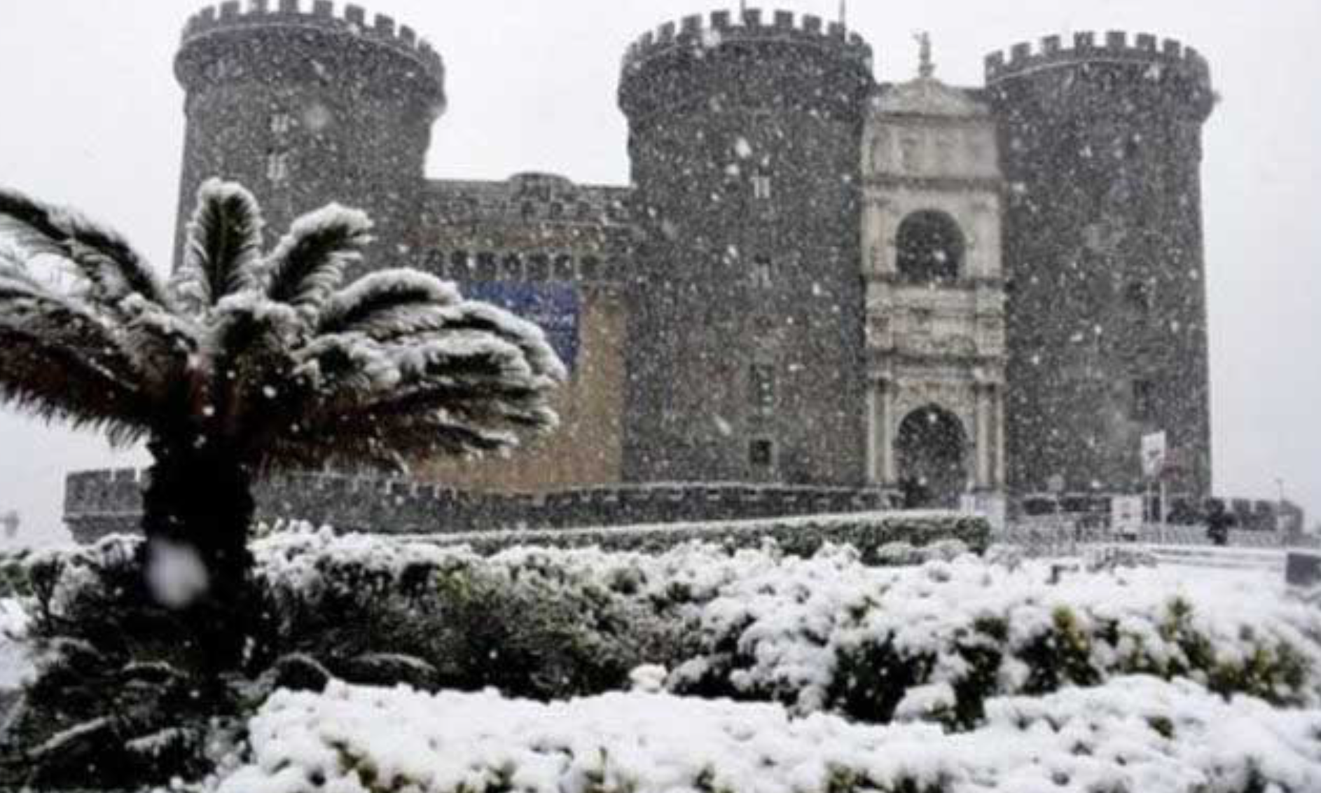 Maltempo si abbatte su Napoli e la Campania