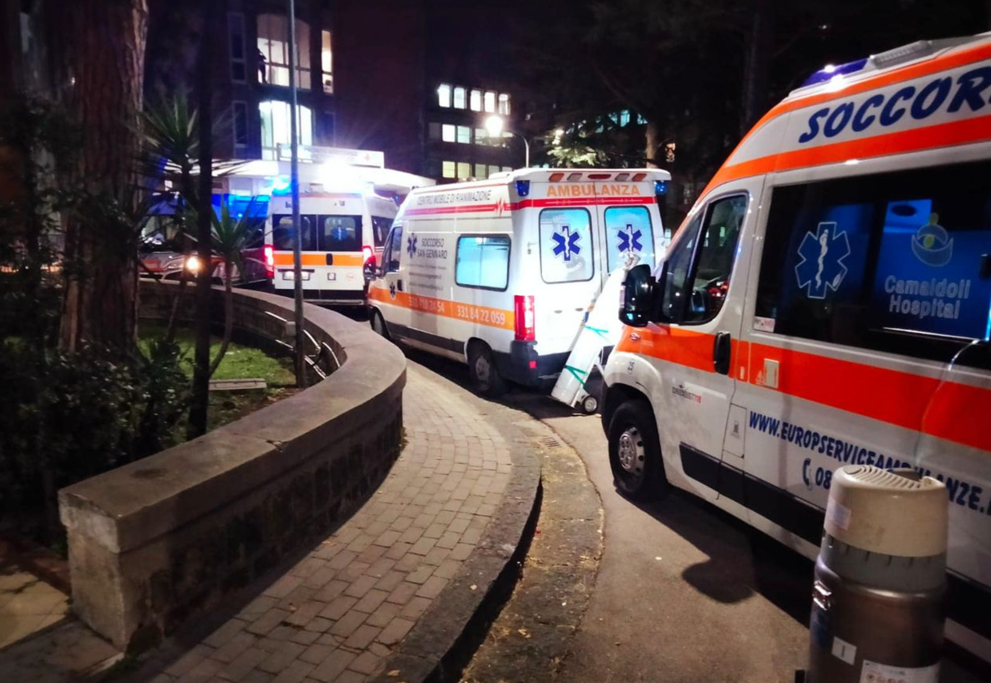 fila ambulanze Cotugno 