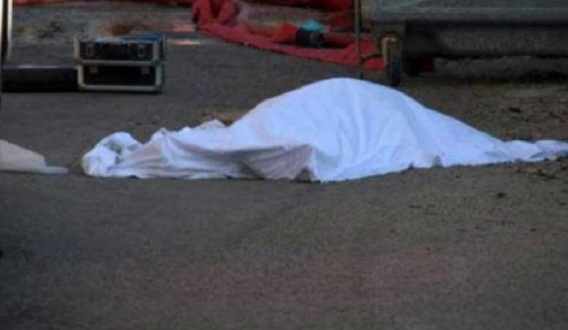 Napoli, 28enne ucciso con 5 colpi di pistola alla testa: il corpo in un giardinetto