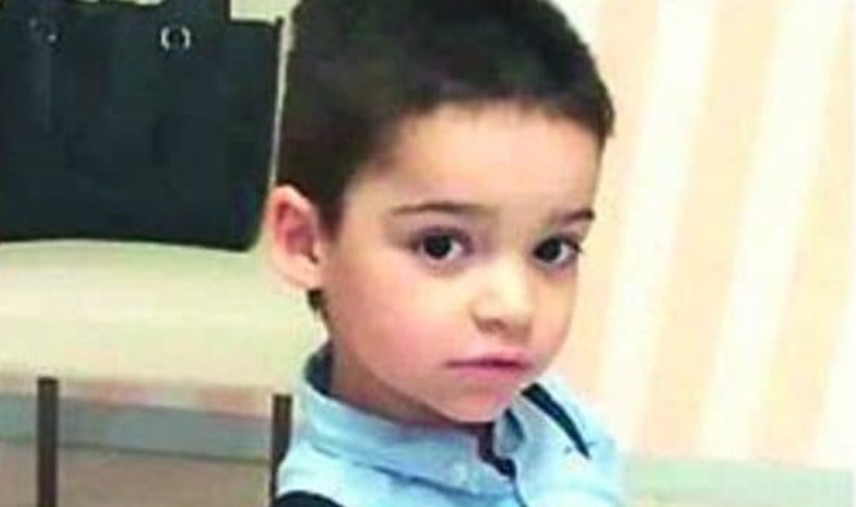 Auto schiaccia bimbi all'asilo, muore Tommaso: "Ho visto i piccolini incastrati sotto le ruote"