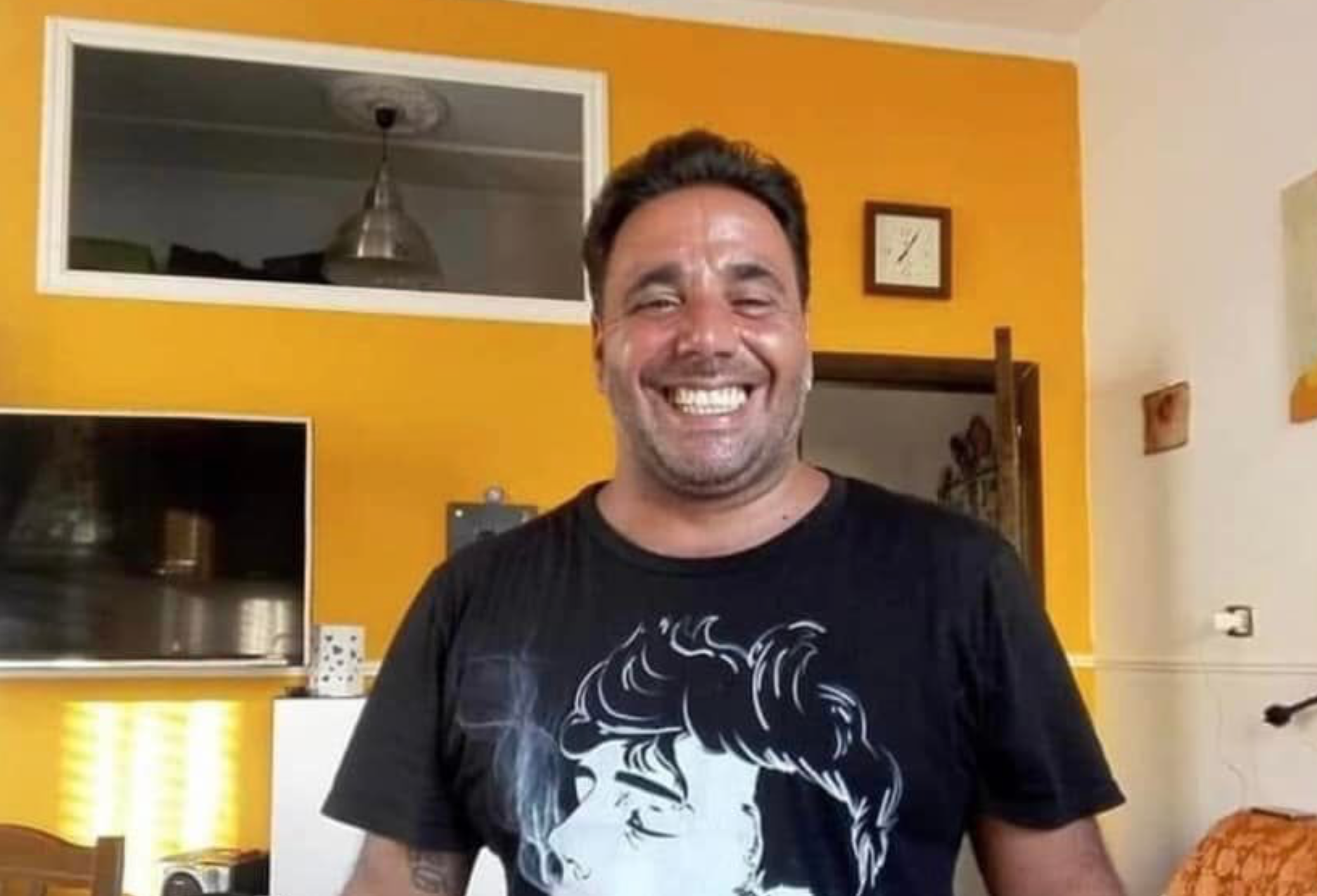 Napoli, tragedia a Scampia: uomo muore nella Vela, Luciano Caldore: " il tuo sorriso resterà per sempre"