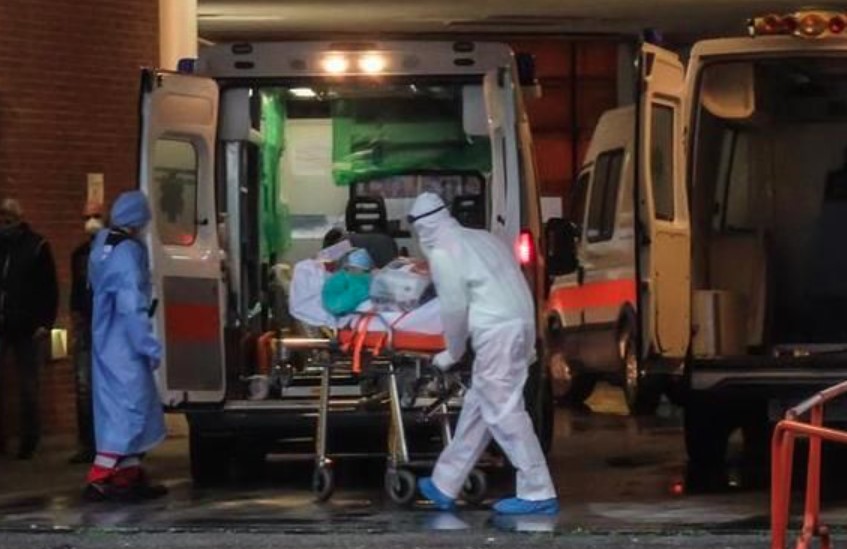 Sfida estrema su Tik Tok, bimba di 10 anni si lega una cintura intorno al collo e finisce in rianimazione