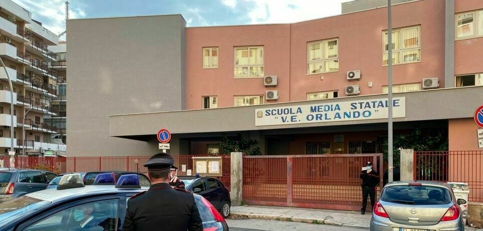 Tragedia a Palermo, bimba di 10 anni batte la testa a scuola e muore sul colpo