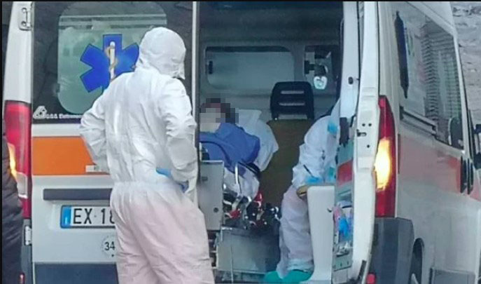 Vallo, mancano posti covid: paziente parcheggiato per ore al pronto soccorso e poi rimandato a casa