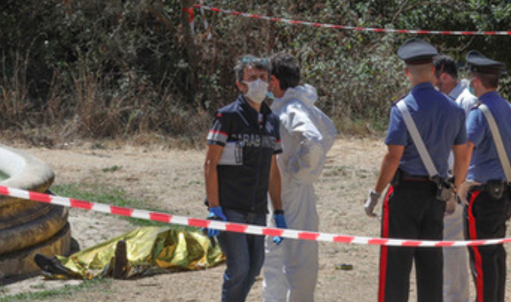 Dramma nella villa comunale di Gricignano, uomo di 43 anni trovato senza vita