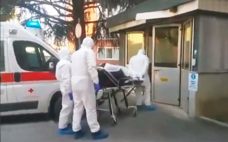 Tragedia a Giugliano, infermiere cade dal sesto piano della sua abitazione e muore