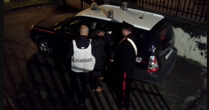 Follia nel Beneventano, tormenta l'ex fidanzata per mesi con minacce e pedinamenti: arrestato 35enne