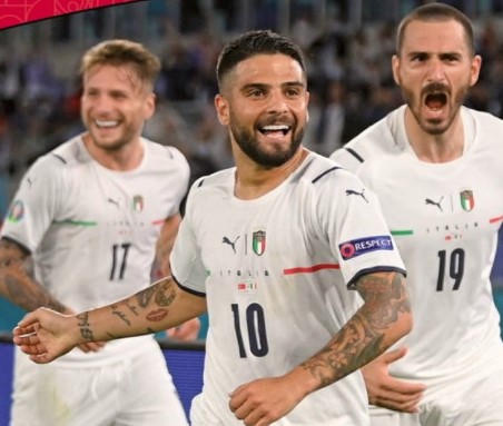 E' Lorenzo Insigne il primo calciatore protagonista della “Panini Instant” dedicata a UEFA Euro 2020.  Il capitano del Napoli riceve la sua figurina stampata on-demand, dopo la vittoria della Nazionale sulla Turchia per 3-0.