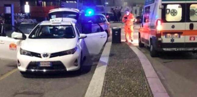 Tragedia a Napoli, tassista di 70 anni muore a bordo della sua auto colpito da infarto