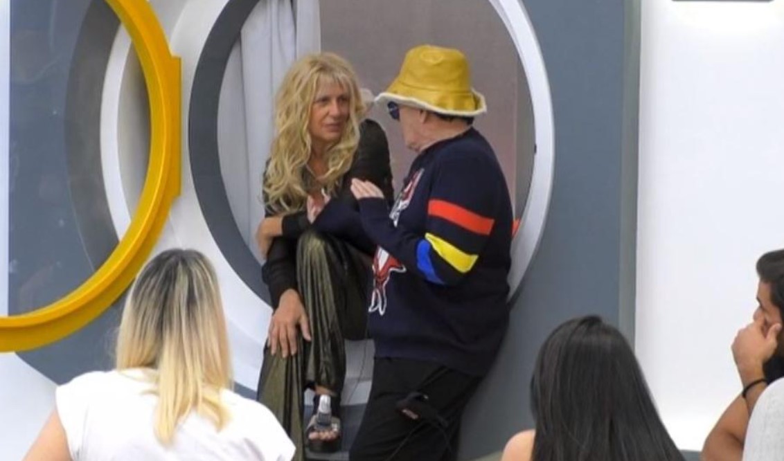 Confessione a luci rosse di Maria Teresa Ruta al GFVip: "Ho fatto l'amore in un sarcofago"