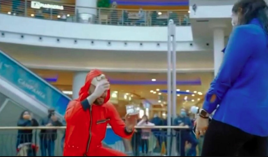 proposta matrimonio centro commerciale campania 