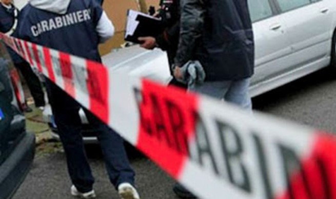 Dramma in casa, guardia giurata uccide la cognata mentre pulisce la pistola