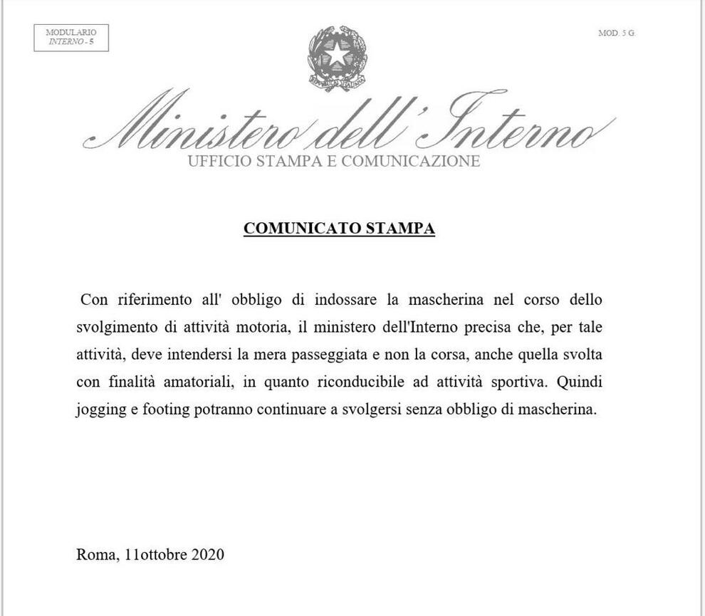 Coronavirus, mascherina obbligatoria se si passeggia ma non se si fa jogging