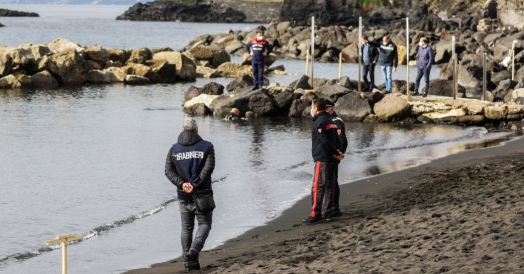 bimbo annegato torre del greco parole papà