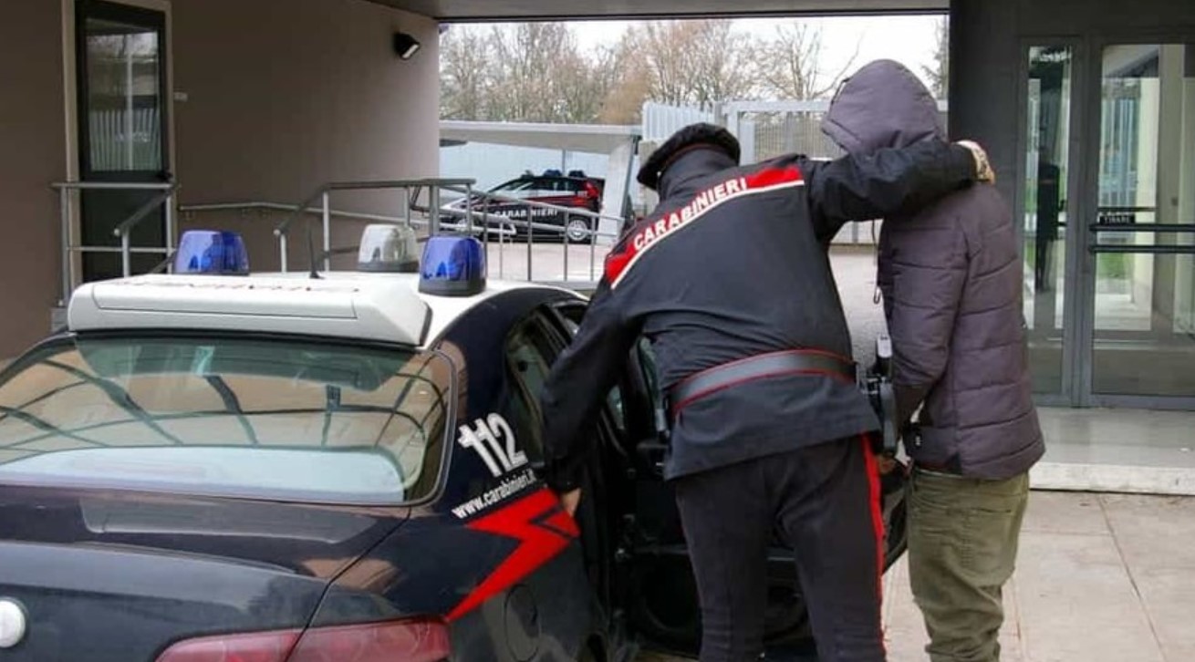 Blitz a Marano, droga da Napoli a Roma: smantellata associazione criminale: 5 arresti