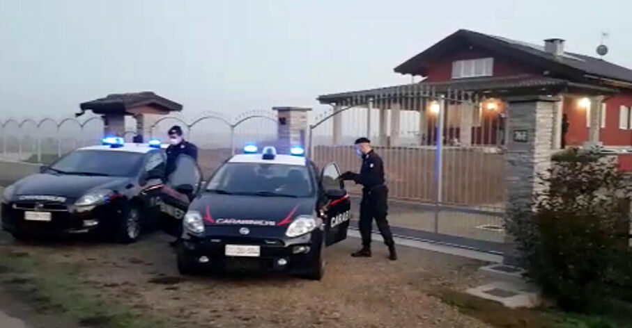 Tragedia a Torino, uccide la moglie e uno dei figli e si suicida