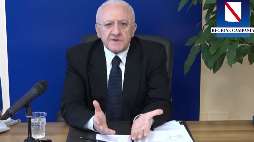 Allarme Coronavirus, De Luca pronto a nuove chiusure: "Se non calano i contagi questa è la strada"