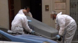 Dramma a Montecorvino Pugliano, donna di 69 trovata impiccata in casa sua