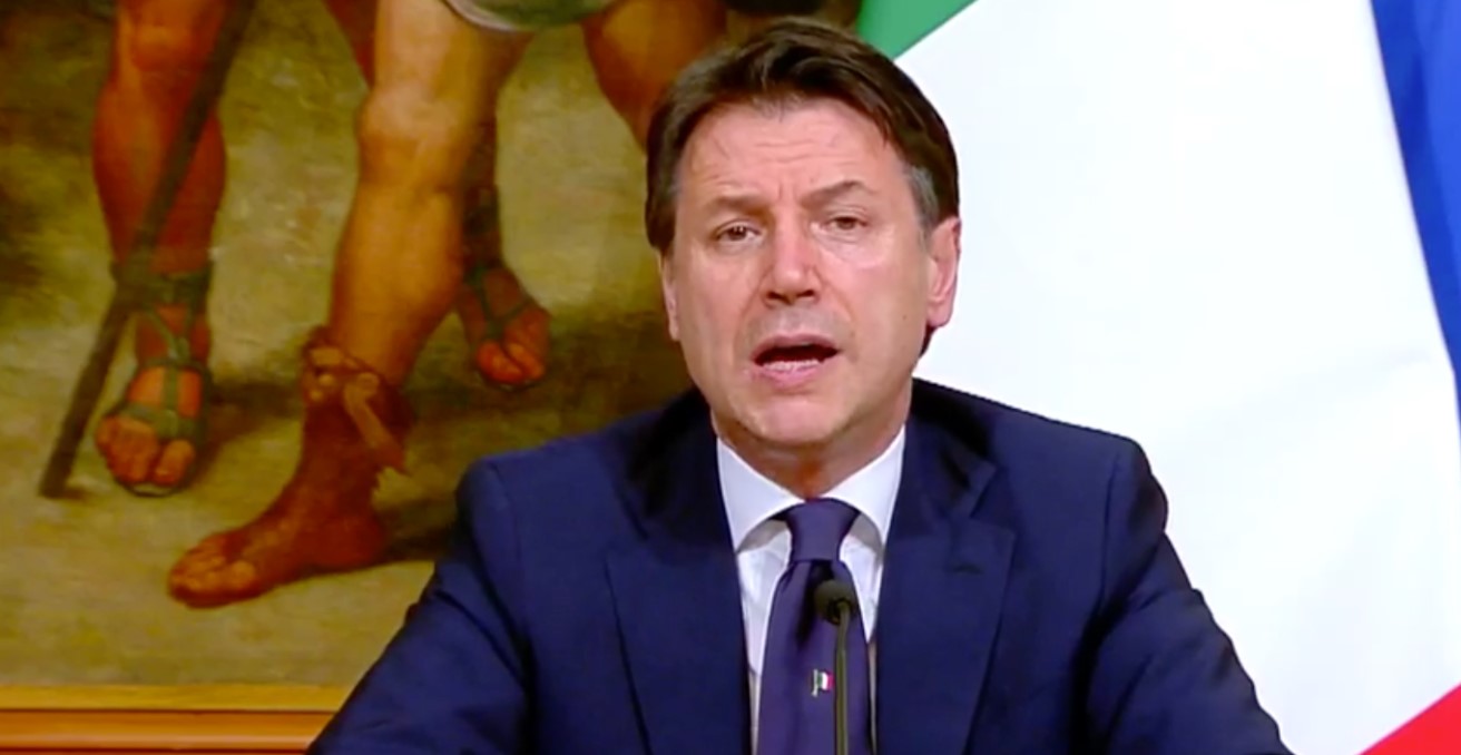 Dpcm, attesa conferenza di Conte al Paese: stop a bar alle 21 e ristoranti alle 24, chiuse palestre. E' scontro