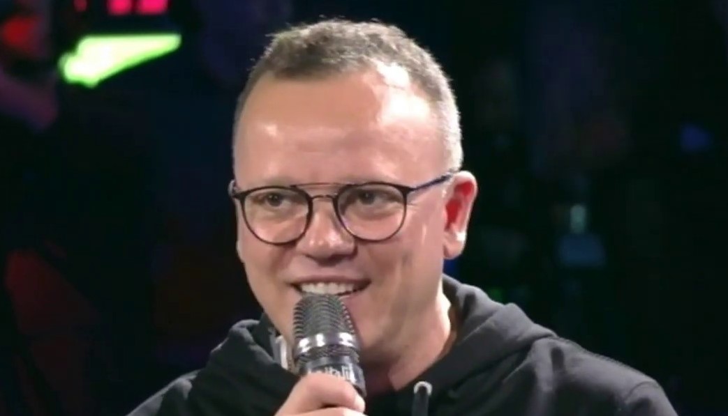 Gigi D'Alessio e la nuova fidanzata, le prime parole del cantante: "Certo che sono innamorato"