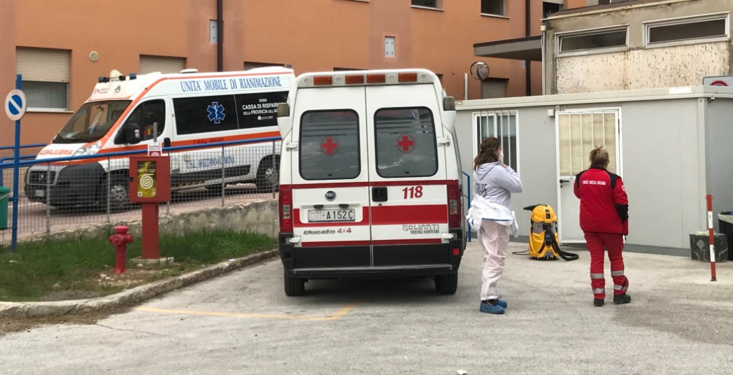 Dramma a Sant'Antimo, uomo muore mentre aspetta visita in un centro 