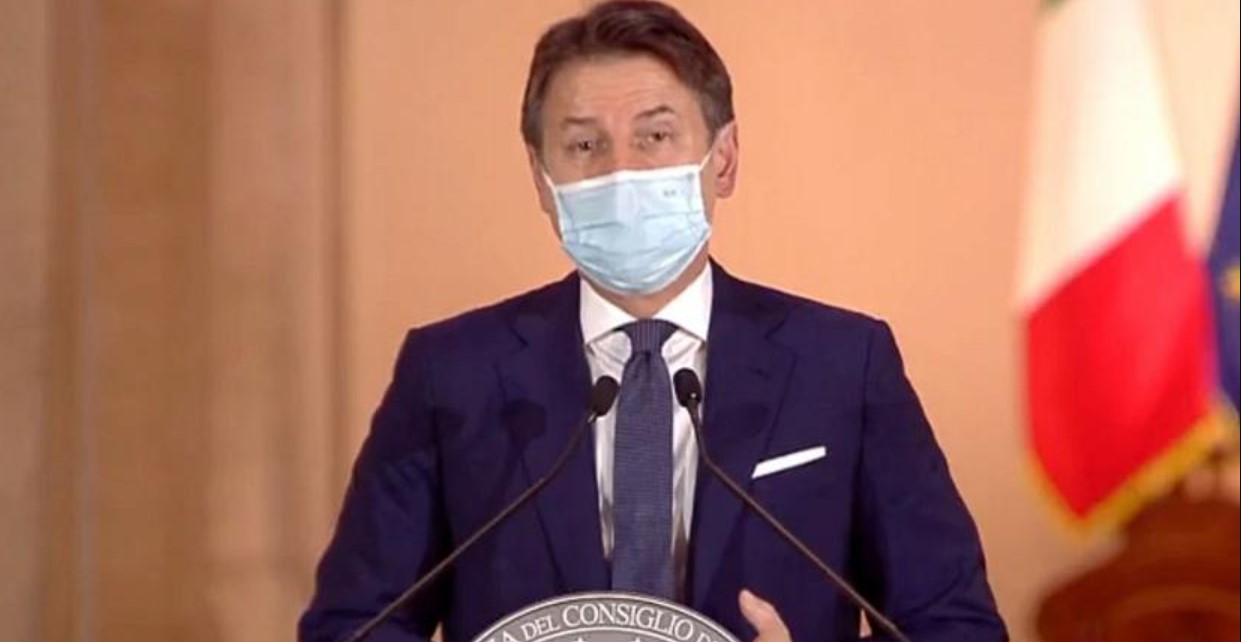 Coronavirus e Natale, si lavora a nuove restrizioni: zona rossa e anticipare il coprifuoco alle 18. Le proposte