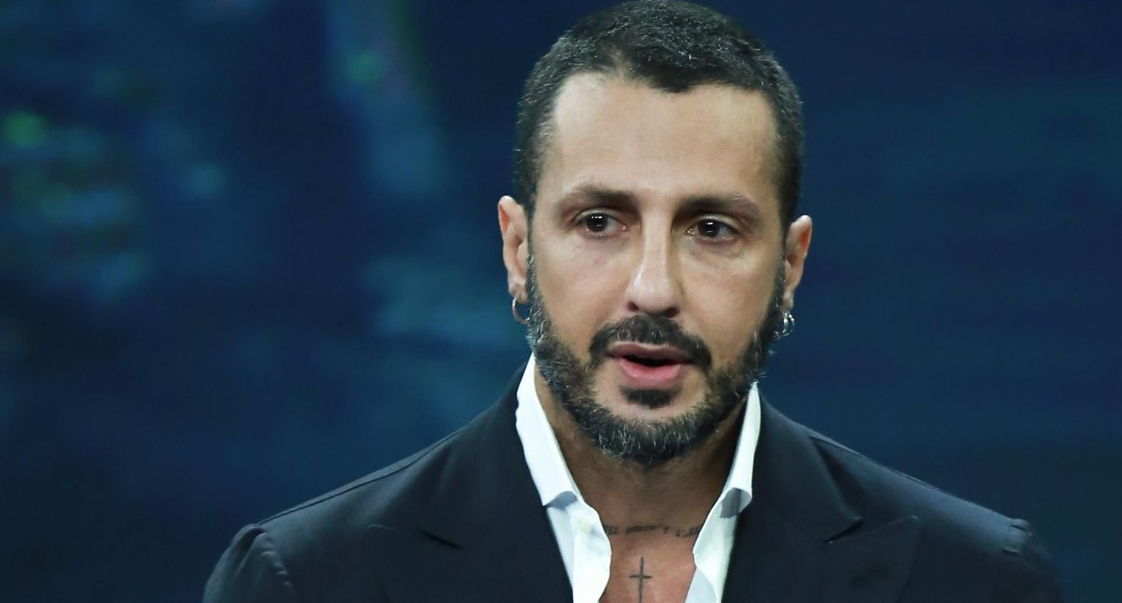 Nuovo business di Fabrizio Corona ai domiciliari, lancia shop marijuana legale 