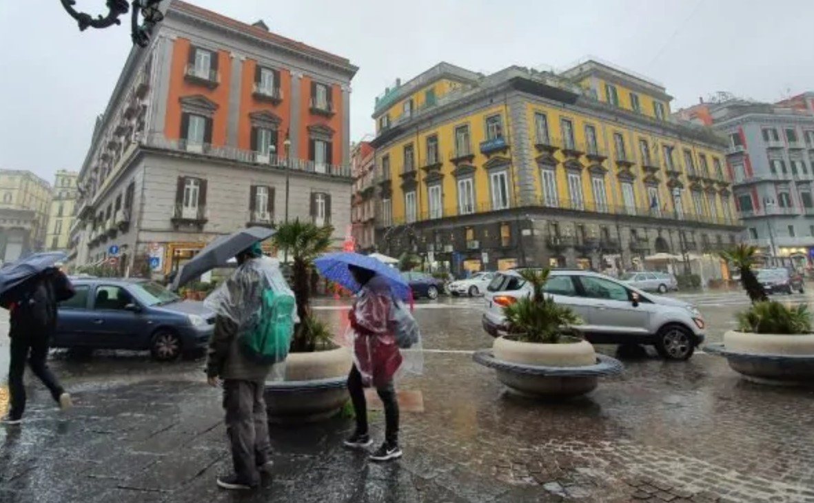 La piccola era con la madre al supermercato, poi la tragedia Eliambulanza sul posto