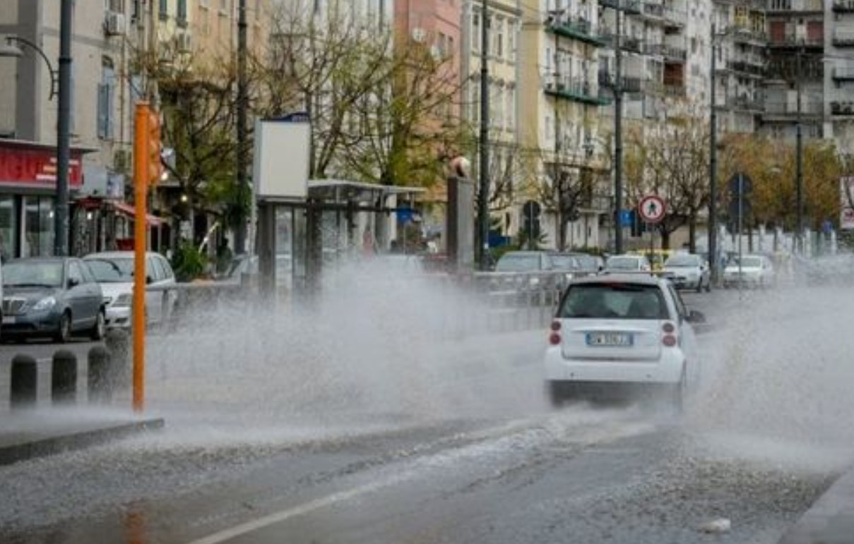 Meteo Napoli, primo stop alla primavera: piogge e calo delle temperature in arrivo 