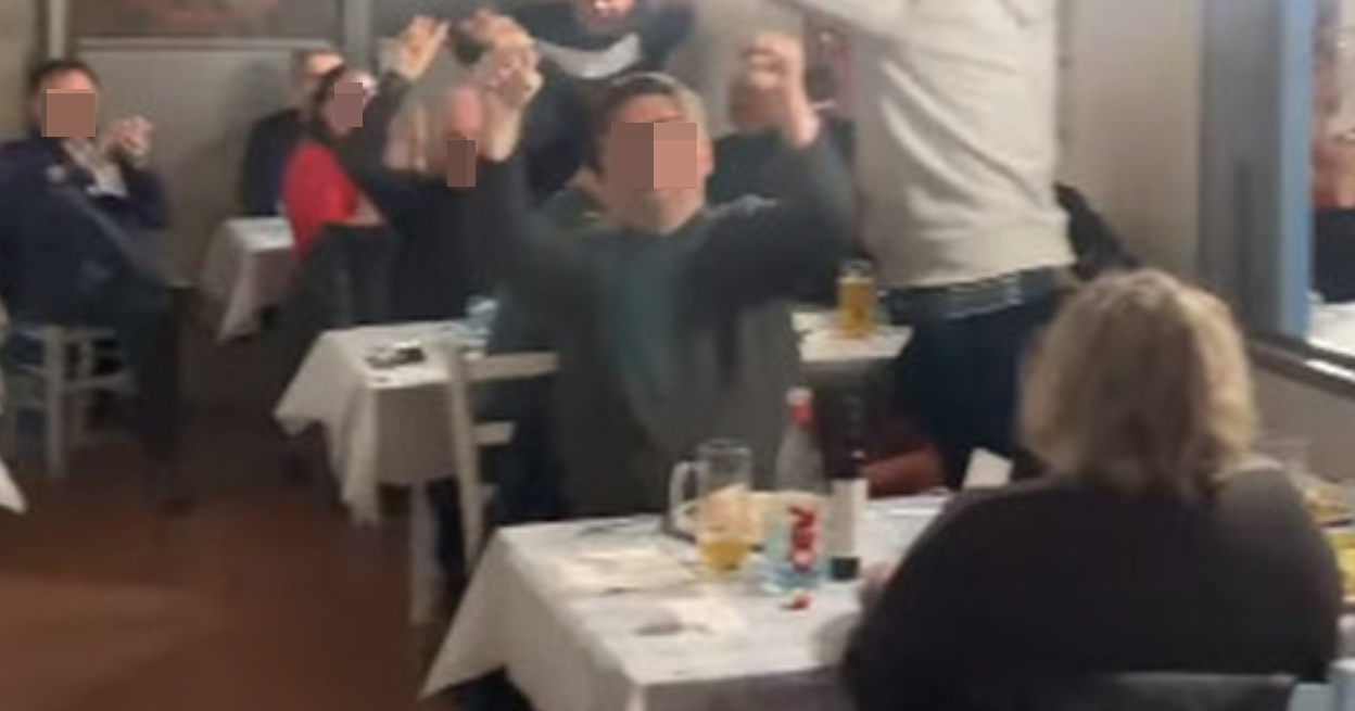 Ristorante aperto nel Napoletano, 12 persone a cena nonostante le normative