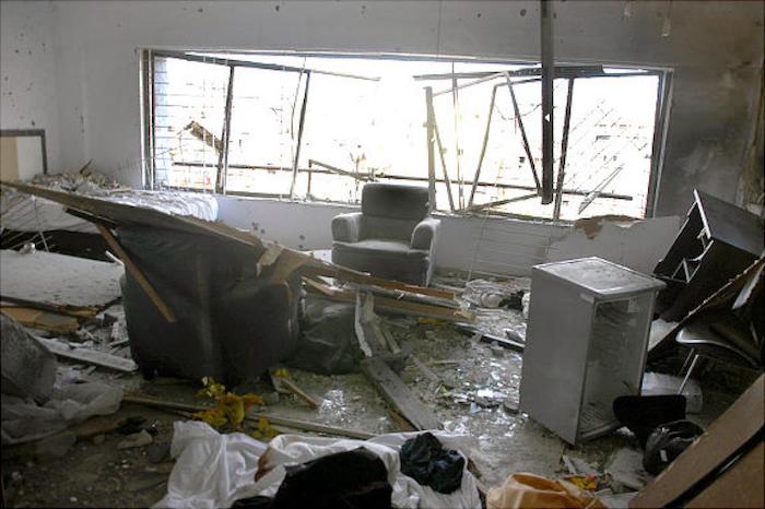 Imprenditore ubriaco si apparta in hotel con la ragazza e distrugge la suite