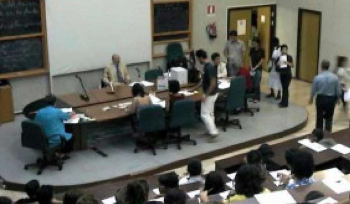 sospeso prof università vanvitelli