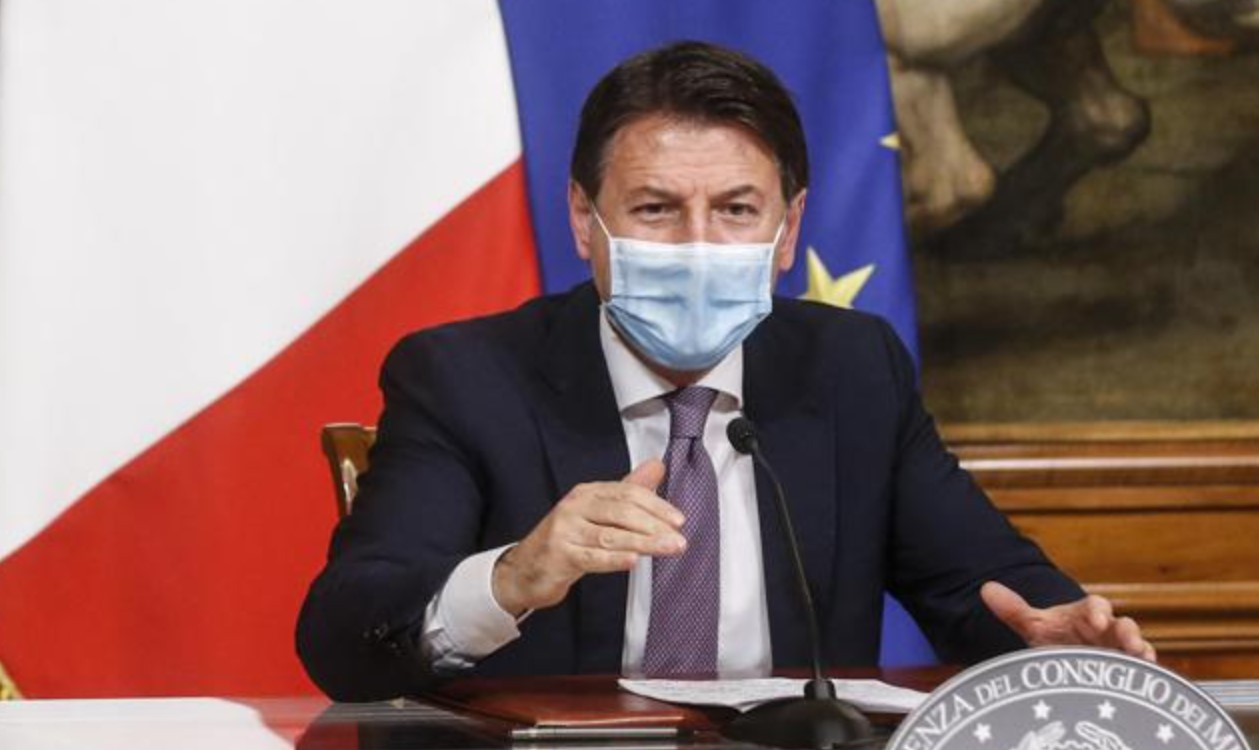 Quali spostamenti sono consentiti a Natale, l'annuncio di Conte: "Faremo delle eccezioni"