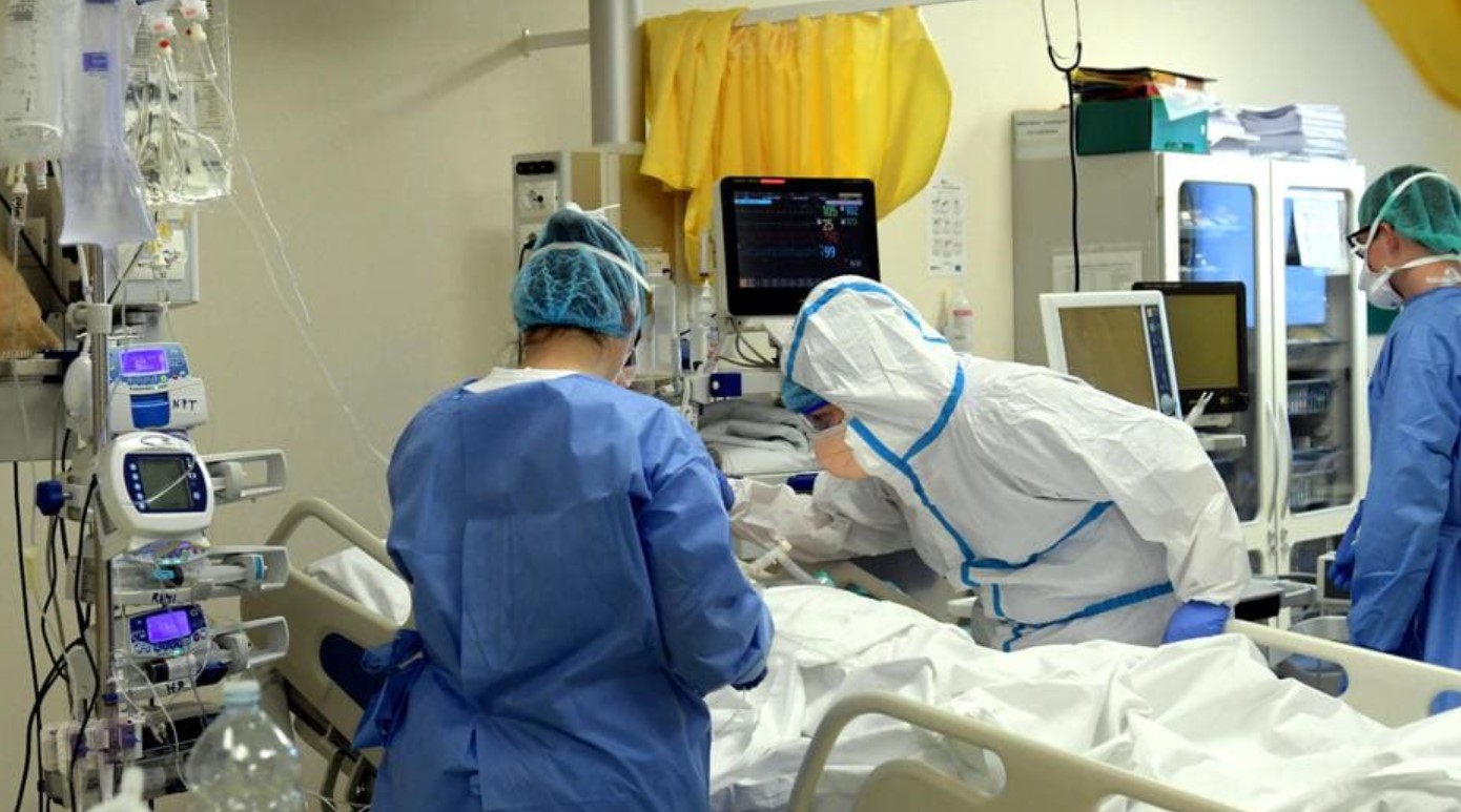 Bollettino Coronavirus in Campania, 984 casi su 8.889 tamponi e 46 decessi