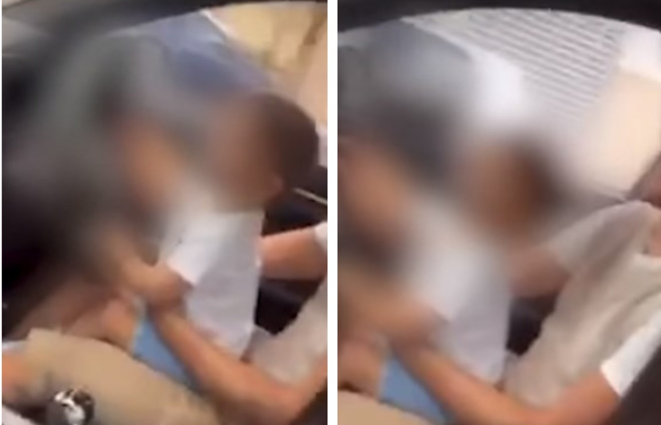 Bimbo al volante di auto