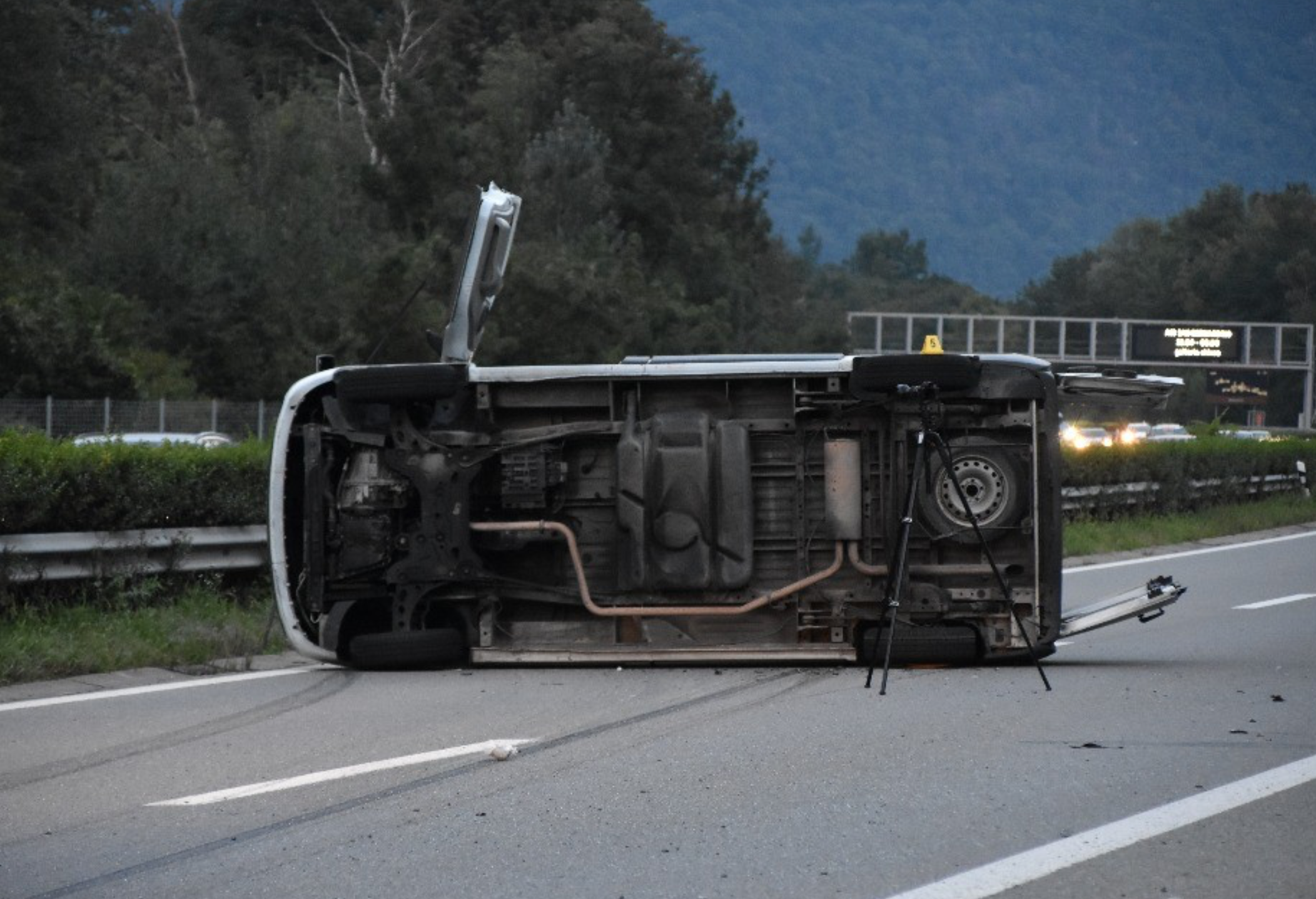 Tragico incidente stradale: perde la vita una ragazza di 20 anni, era in auto con gli amici 