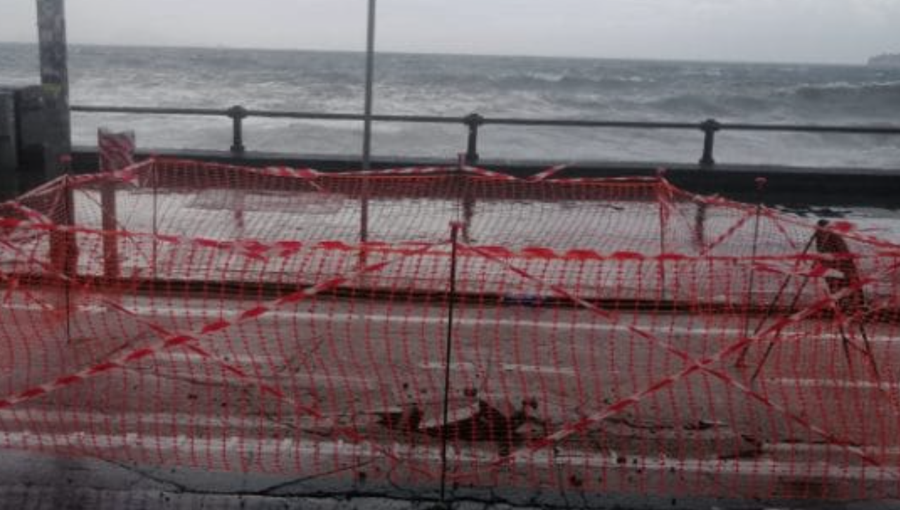 Voragine Lungomare di Napoli