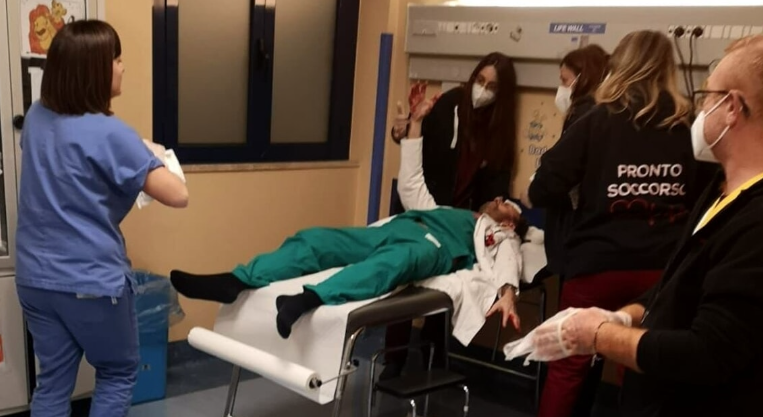 Sanitari picchiati all'ospedale San Paolo di Napoli